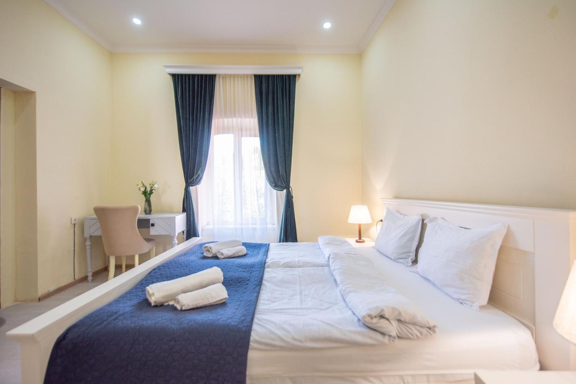 Old Town-Booking Apartment Tbilisi ภายนอก รูปภาพ