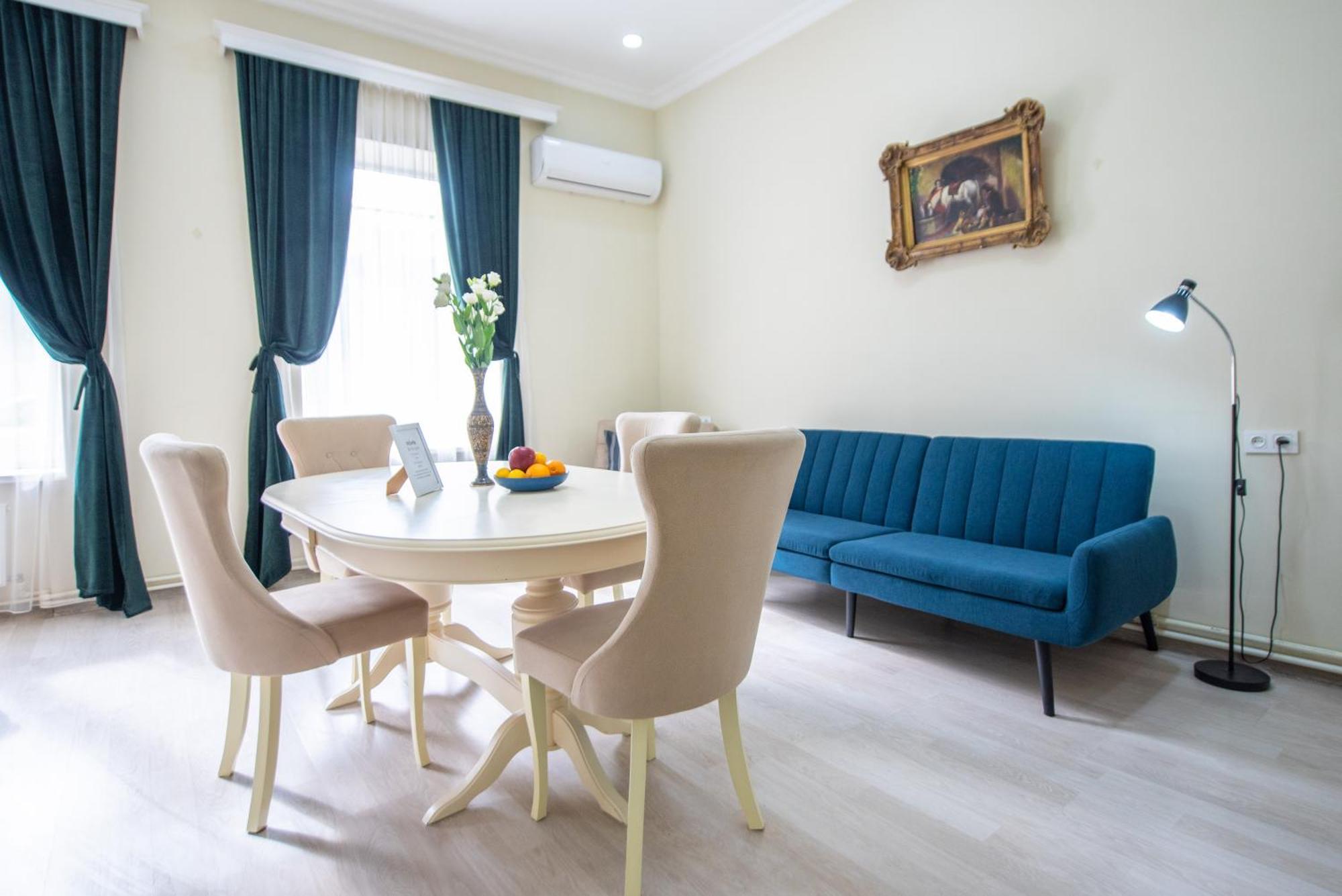 Old Town-Booking Apartment Tbilisi ภายนอก รูปภาพ