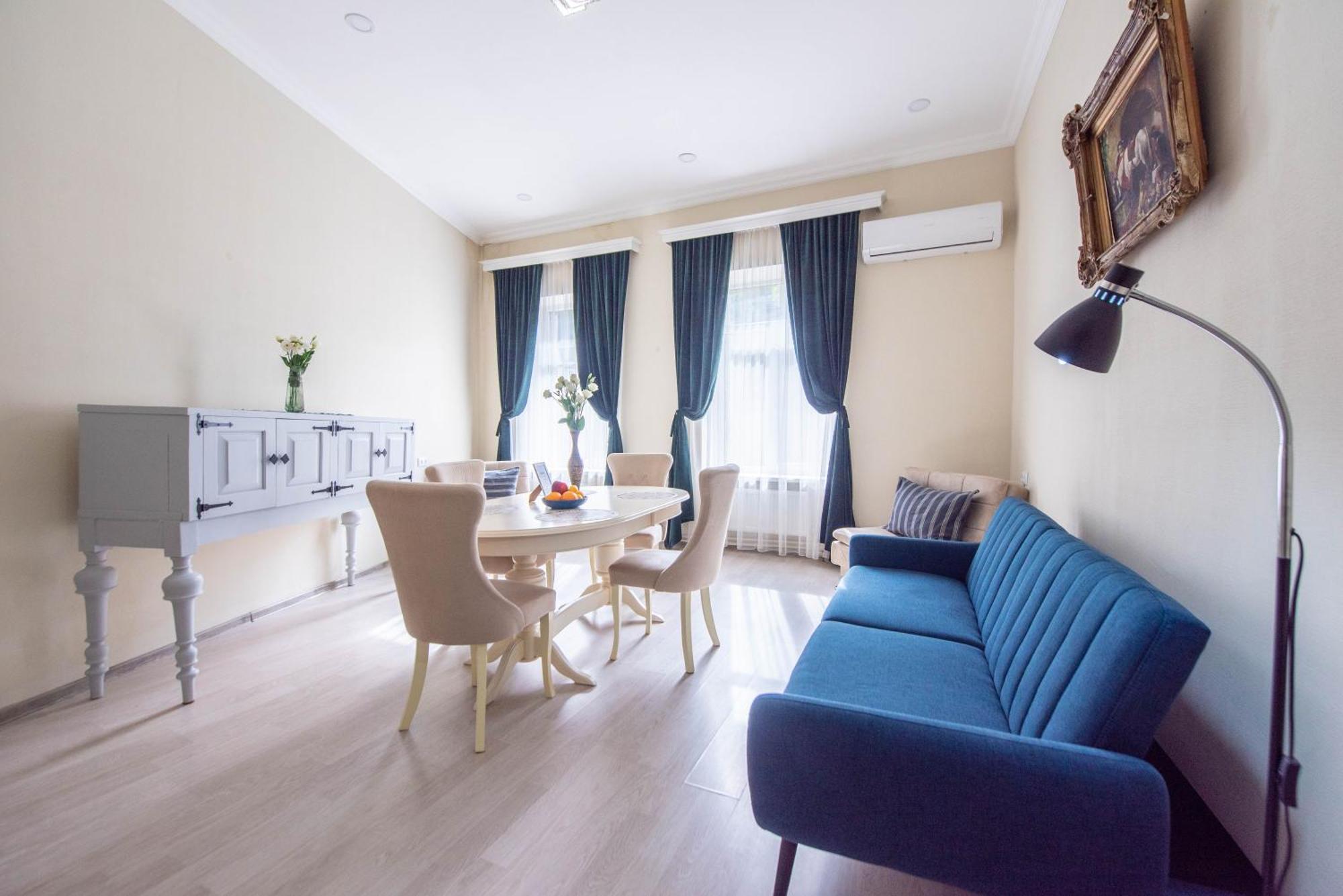 Old Town-Booking Apartment Tbilisi ภายนอก รูปภาพ