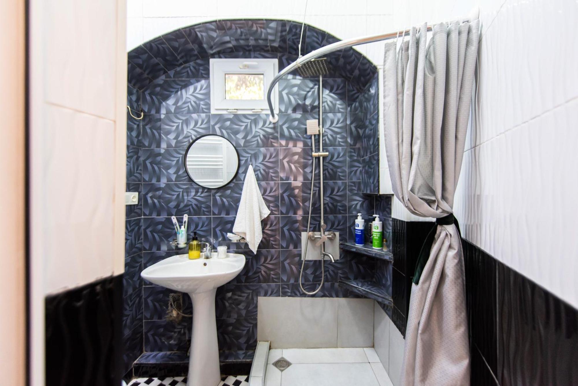 Old Town-Booking Apartment Tbilisi ภายนอก รูปภาพ
